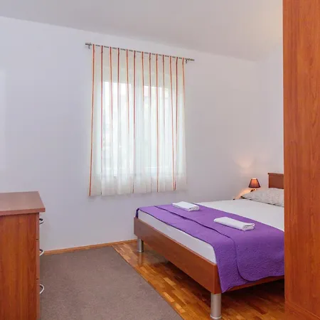 Tonka *balcony & Partial Seaview! Krk Town