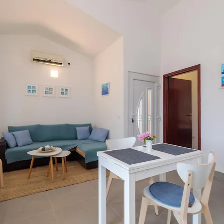 Tonka *balcony & Partial Seaview! Krk Town